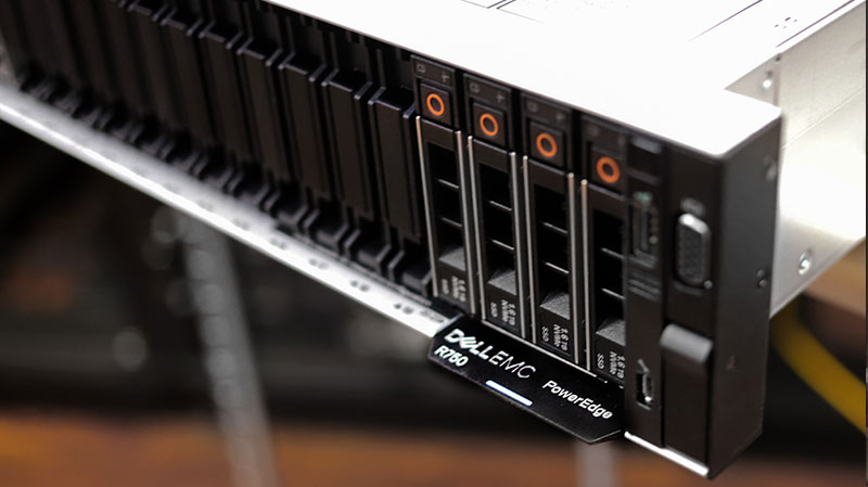 Dell PowerEdge R750 - (12 X 3.5 INCH - 4 X 2.5 INCH)